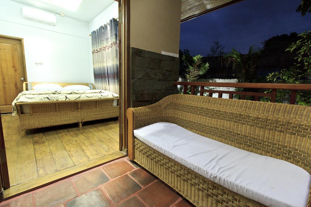 Villa Bale Seni Mataram Exterior foto