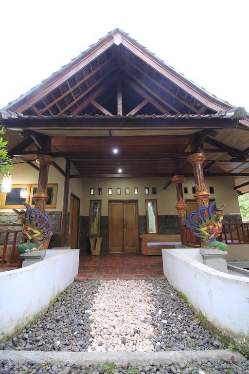 Villa Bale Seni Mataram Exterior foto