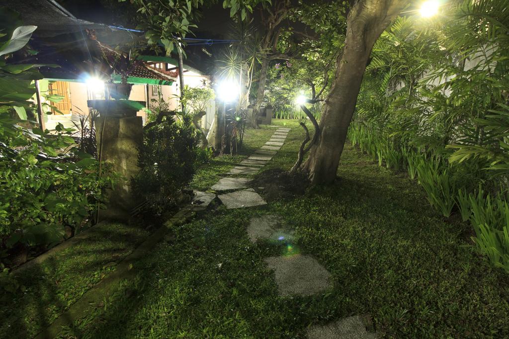 Villa Bale Seni Mataram Exterior foto